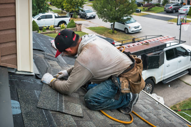 Professional Roofing technician working in Litchfield, MI